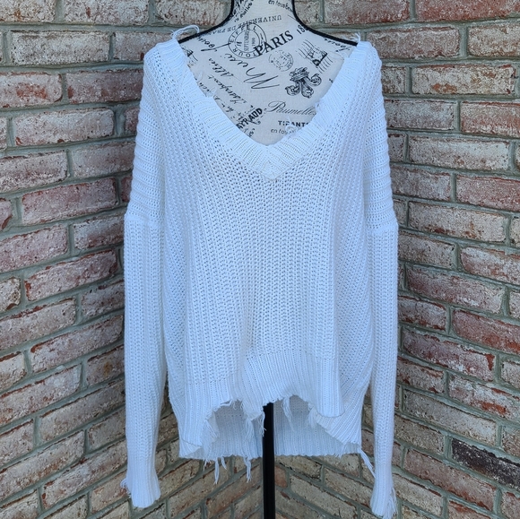 Forever 21 Sweaters - Forever 21 Raw Hem Deep V-Neck Kint Sweater White Oversized Small